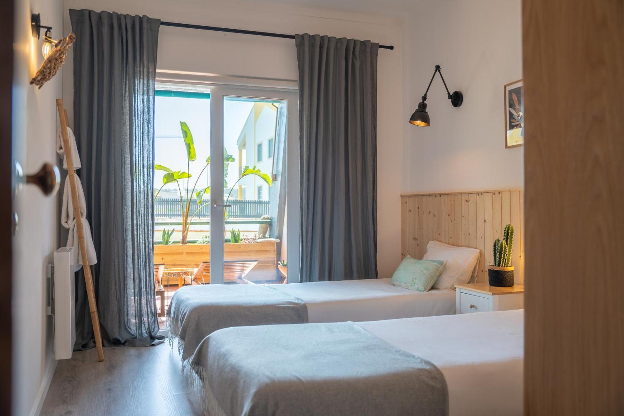 Surf Guesthouse - 7Min Walk To The Beach Pataias Zewnętrze zdjęcie
